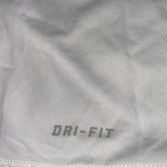 Nike Men’s Texas Longhorns Special Edition White Long Sleeve Dri-FIT Shirt - Picture 5 of 5